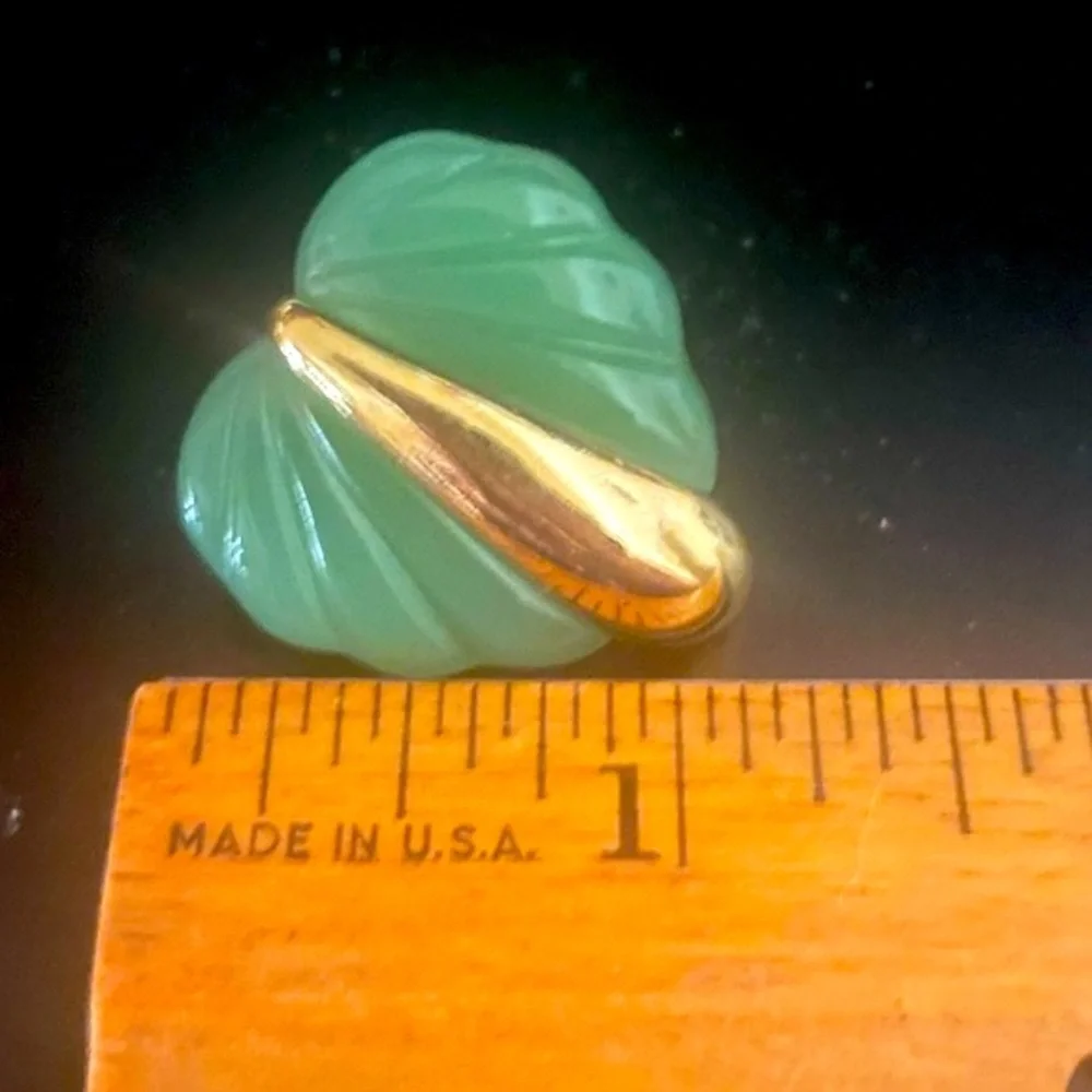 Vintage Jade-Colored Leaf Earrings - Picture 6 of 6